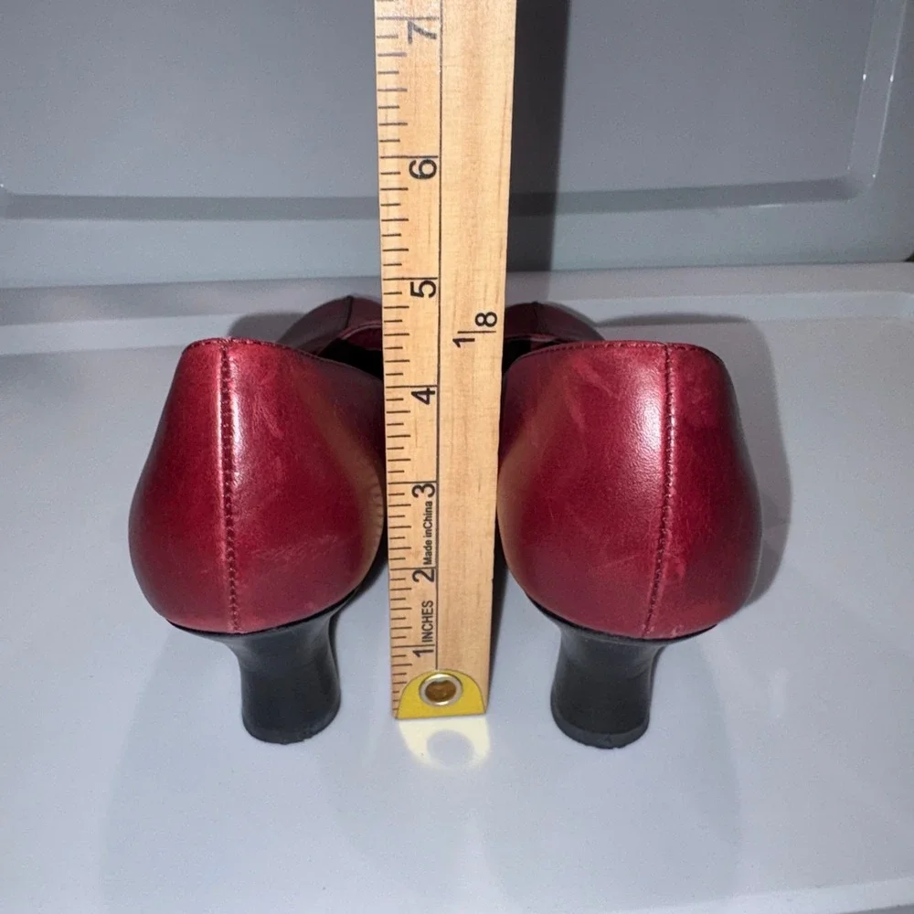 Leather Mary Jane Kitten Heel Pumps Red Womens 7.5 Gianni Bini